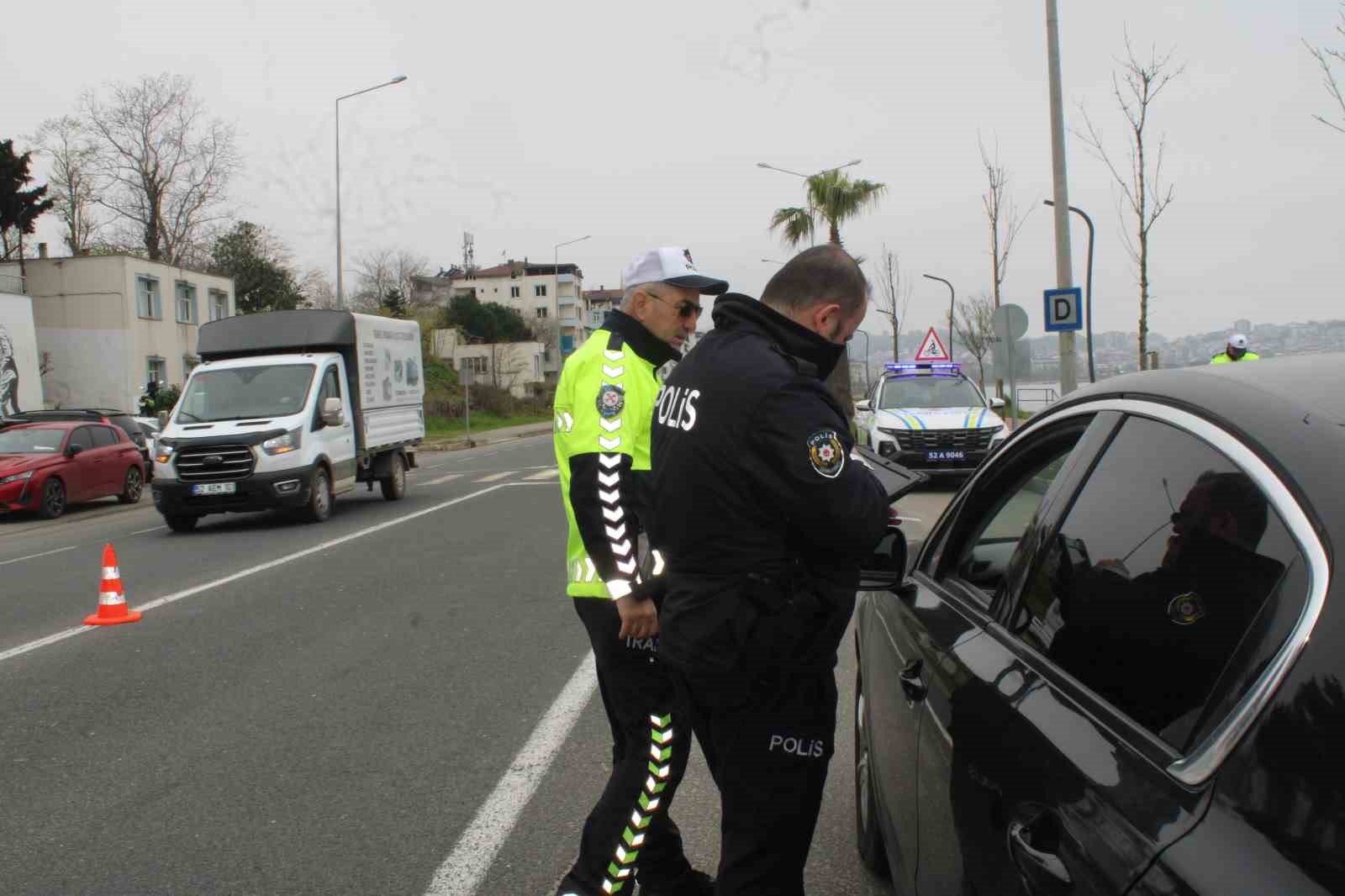 Emniyetten eş zamanlı asayiş uygulaması