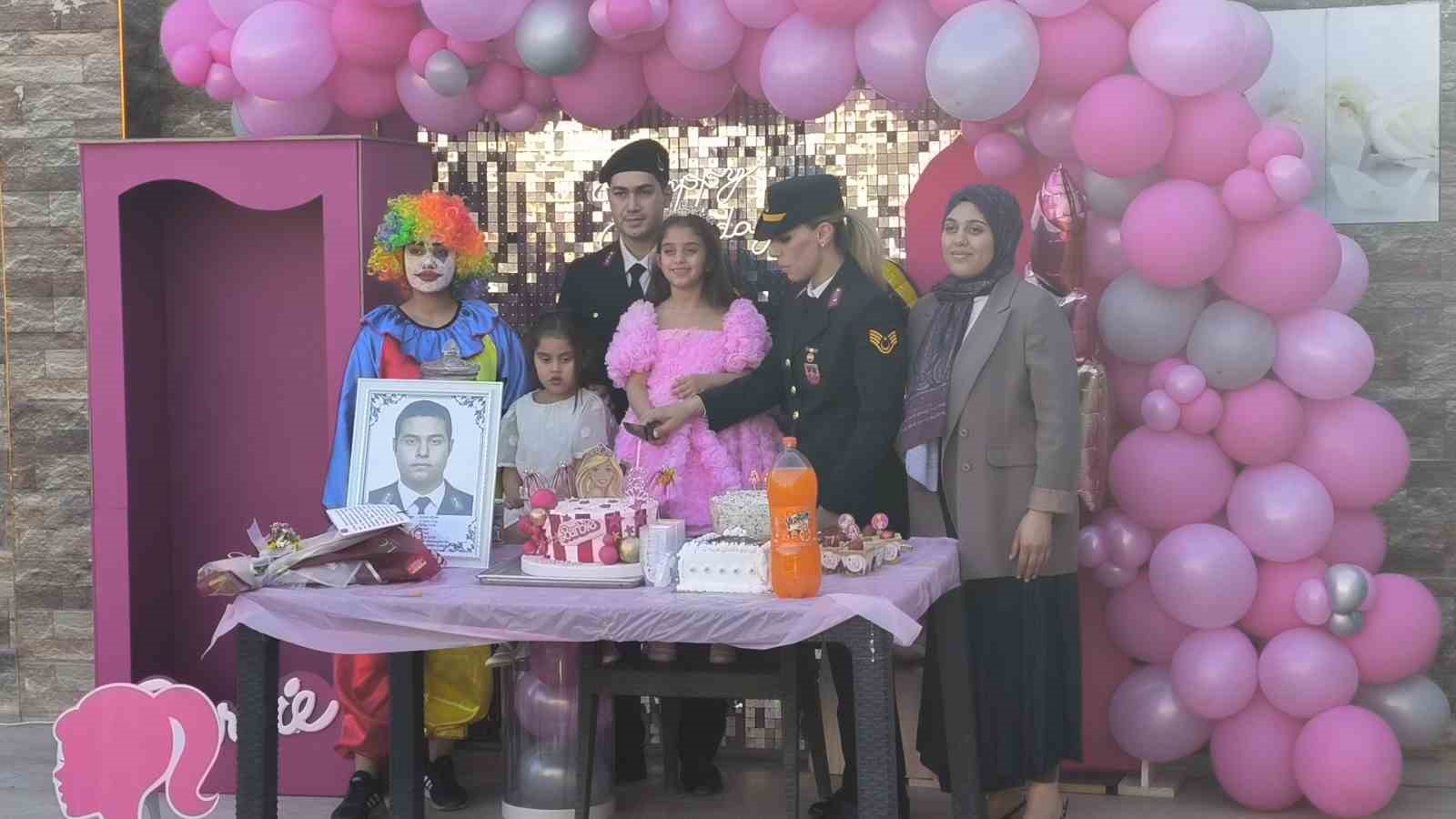 Şehit kızı Elmas, 6’ncı yaş gününü babasının silah arkadaşlarıyla birlikte kutladı