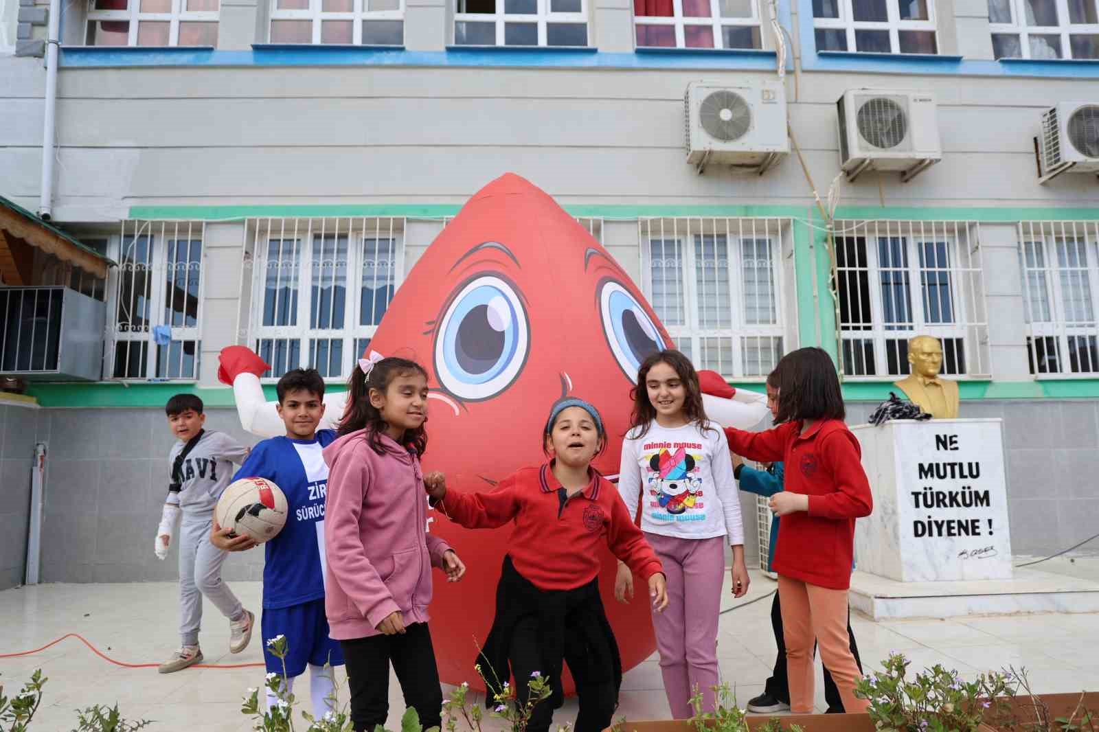 &Ouml;ğrenciler b&uuml;y&uuml;klere hem umut hem &ouml;rnek oldu
