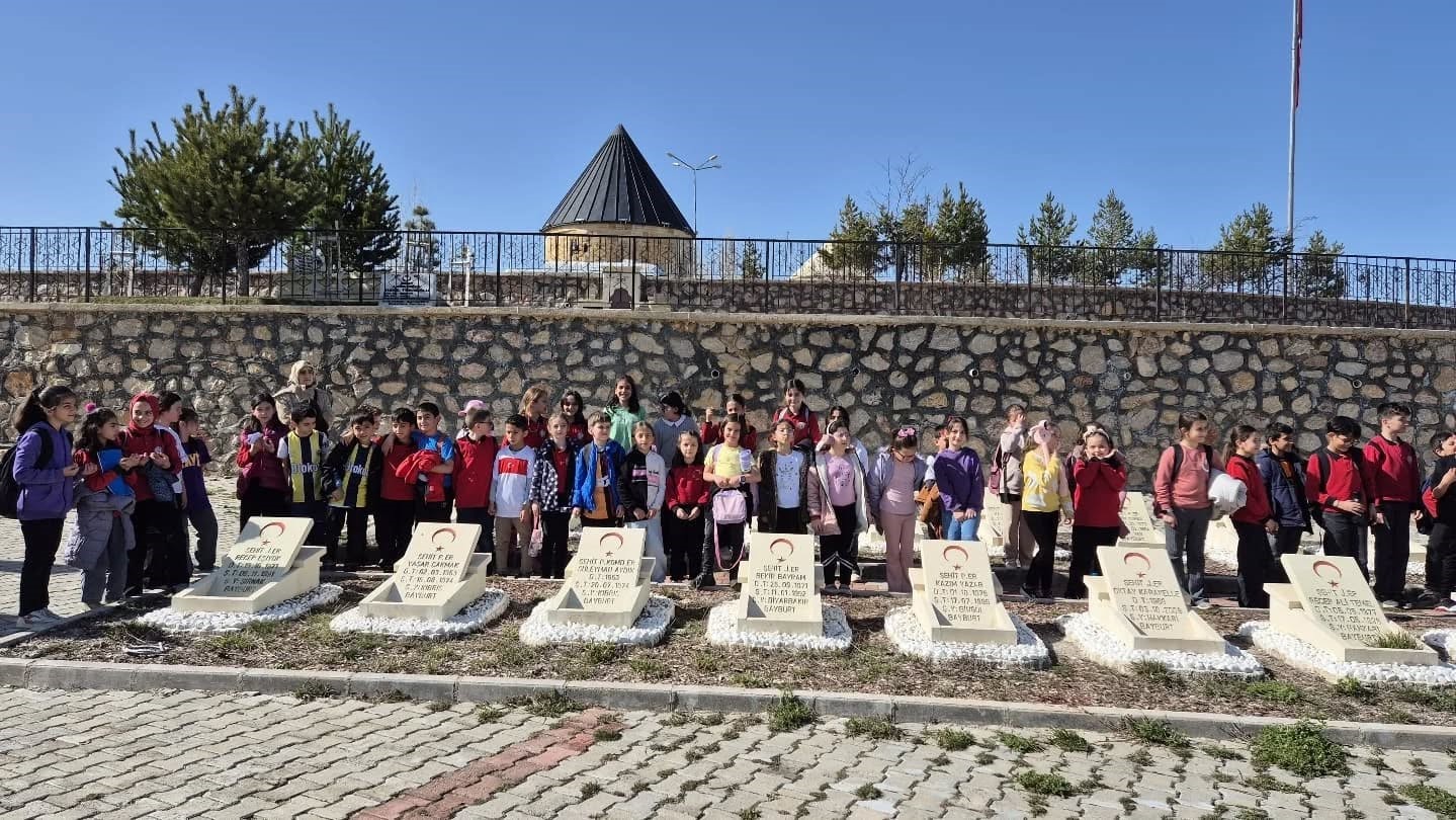 Şehitler Bayburt&rsquo;ta dualarla anıldı
