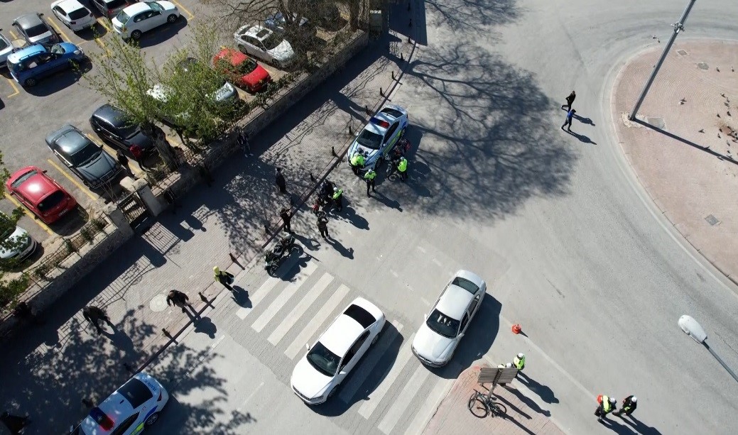 Motosiklet sürücülerinin kural ihlal bahaneleri pes dedirtti