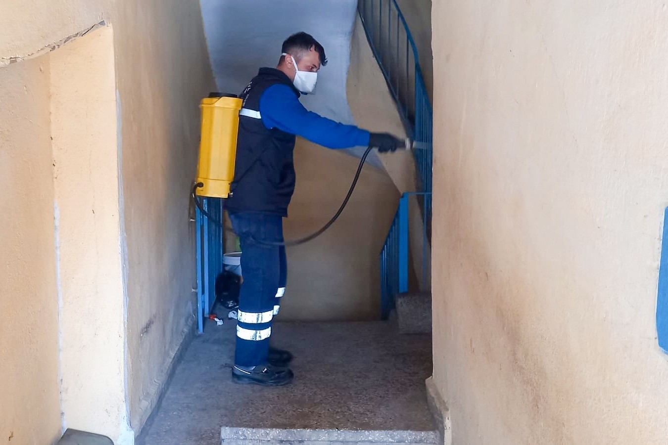 Efeler&rsquo;de &ccedil;&ouml;p ev temizlendi
