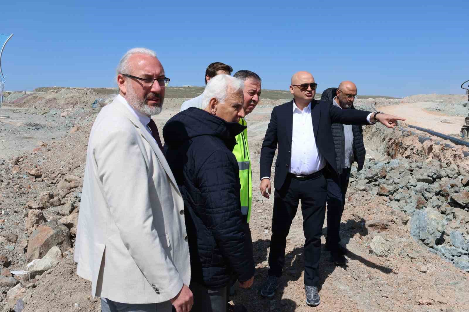 Kütahya 30 Ağustos OSB yönetimi, genişleme sahasında incelemelerde bulundu