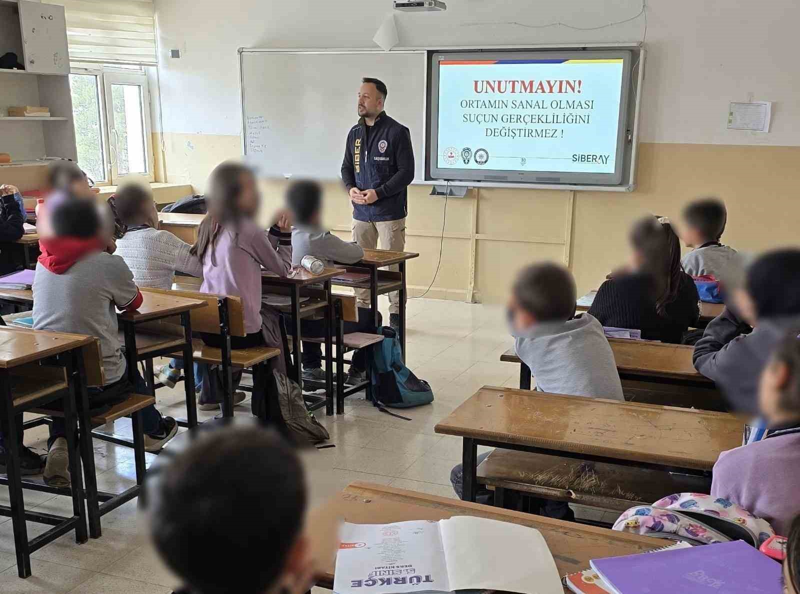 Erzincan’da öğrencilere siber güvenlik eğitimi