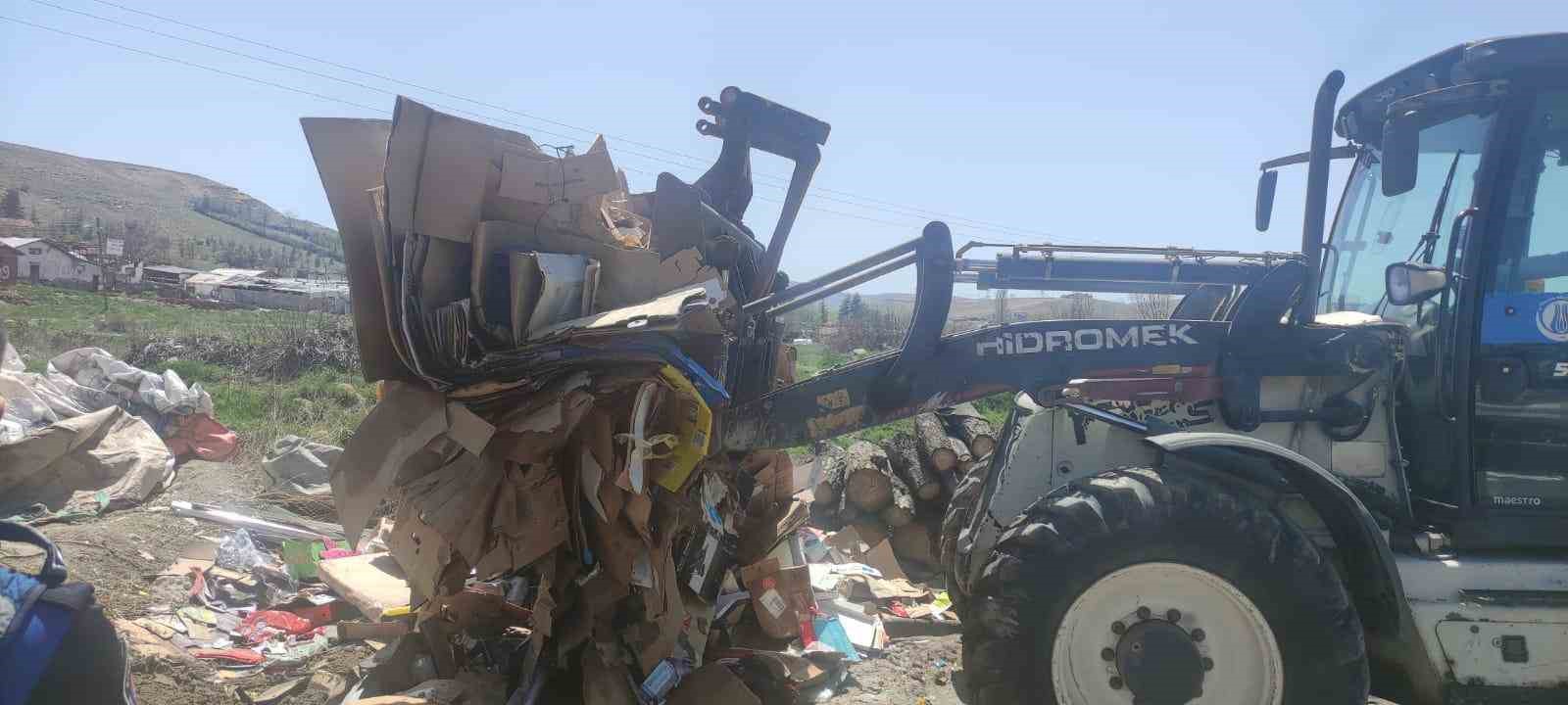 Sincan’da Ulubatlı Hasan, Çimşit ve Saraycık Mahallelerinde detaylı temizlik