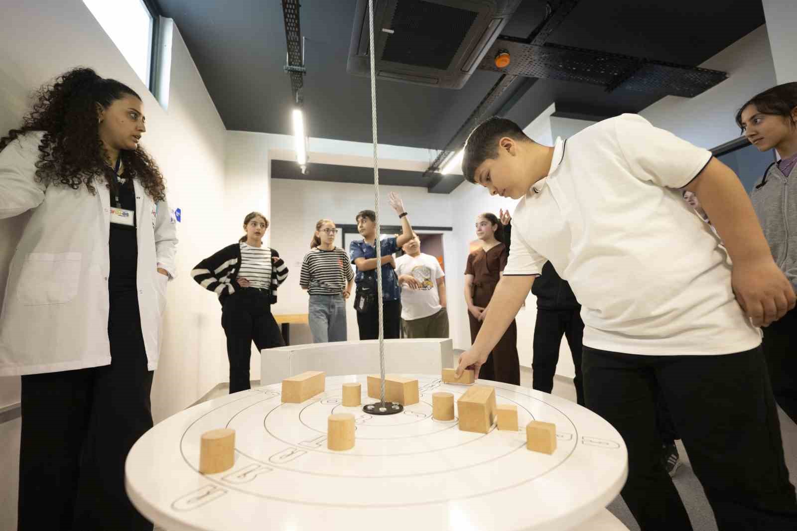 Aratos Matematik Evi, &ouml;ğrencilerin g&ouml;zdesi oldu
