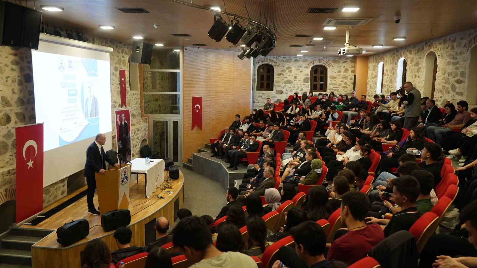 ESO Başkanı Celalettin Kesikbaş, gençelere kariyer mesajı verdi