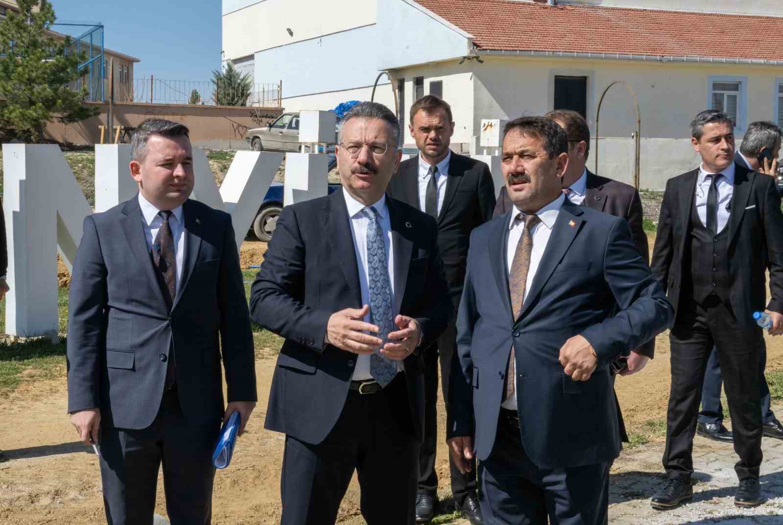 Vali Aksoy, Günyüzü İlçesi’nde yapılan ve yapımı devam eden projeleri yerinde inceledi