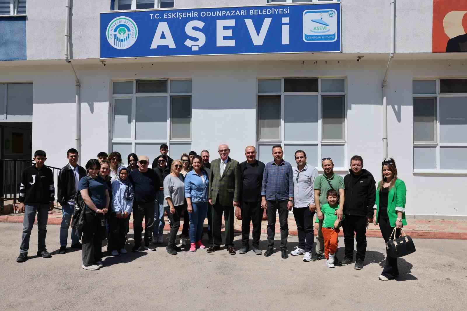 Başkan Kazım Kurt’tan aşevi ziyareti: "Zor zamanlarda dayanışma en büyük gücümüz"