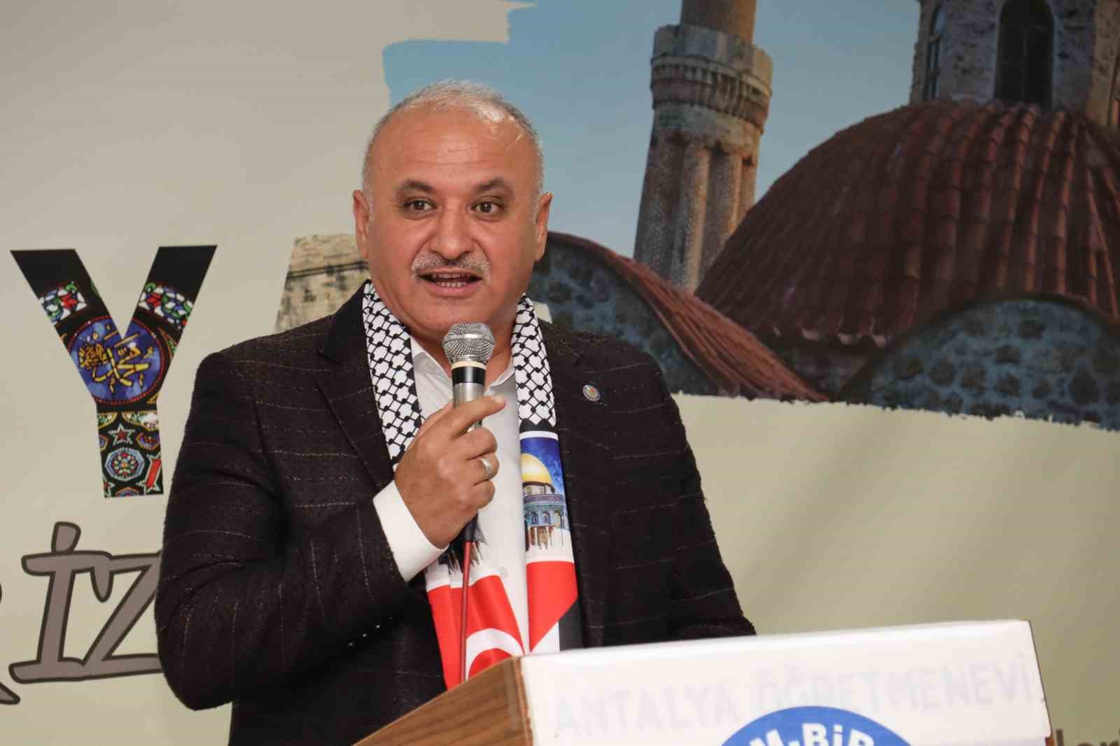 Eğitim Bir Sen Antalya Şube Başkanı Miran: &quot;İtibar suikastı yapılıyor&quot;