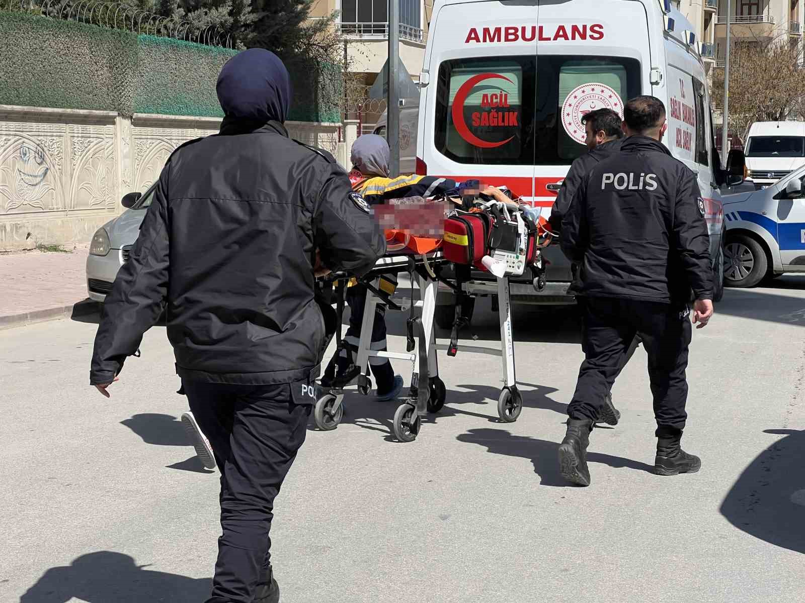 Karısını bıçakla yaralayıp kendini bıçaklayan kocadan ’Bir anlık olay’ savunması
