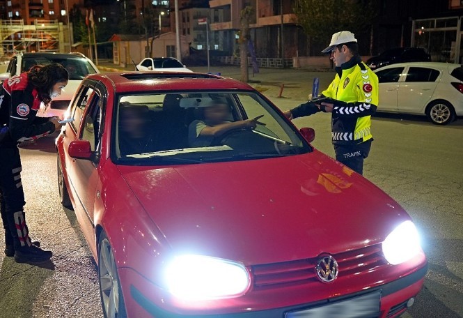 Isparta’da asayiş ve trafik denetiminde 7 araç sürücüsüne ceza
