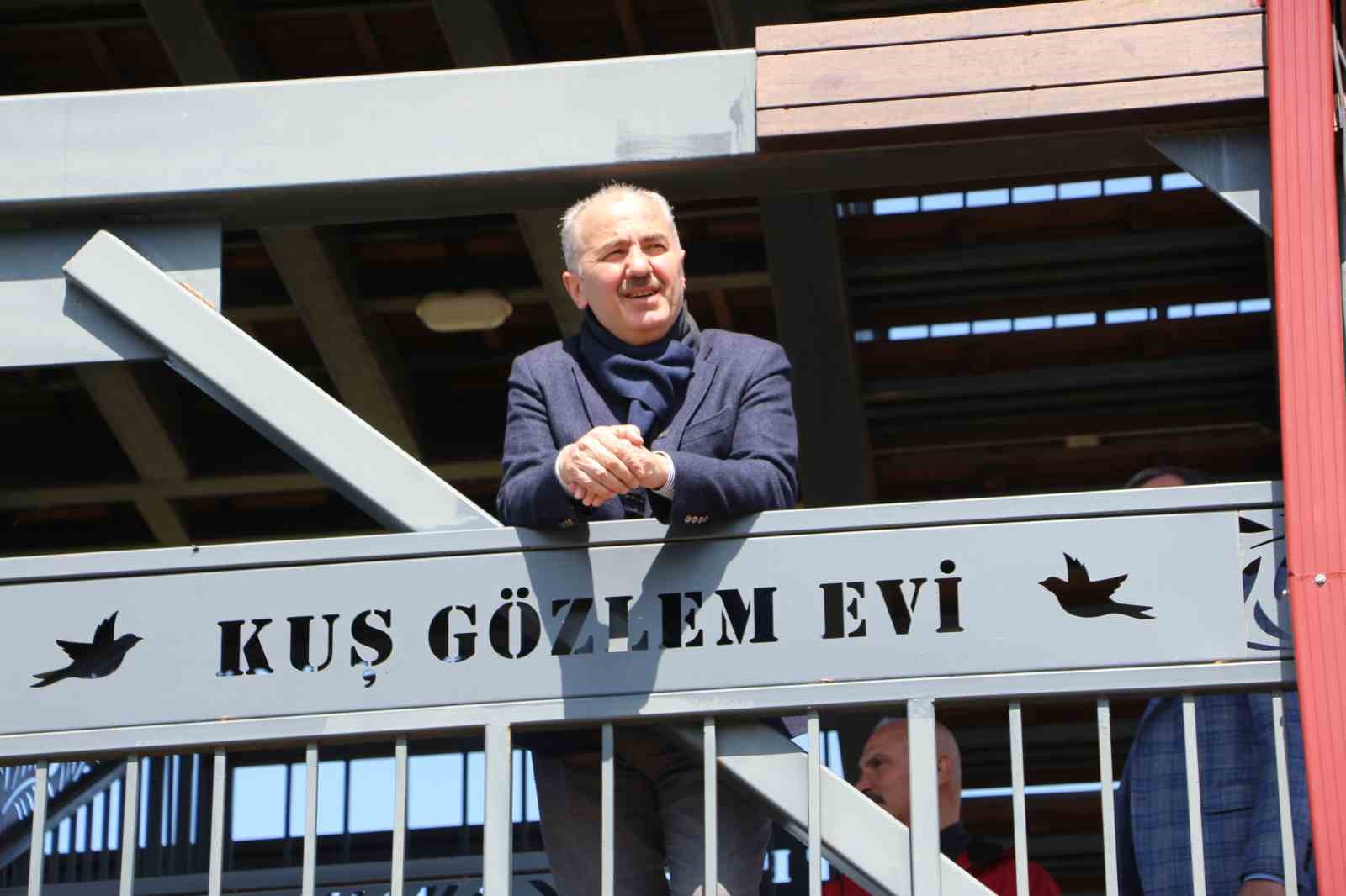 Afrika’dan Rusya’ya göç eden yırtıcı kuşların uğrak noktası olan Rize’de kuş gözlem etkinliği düzenlendi
