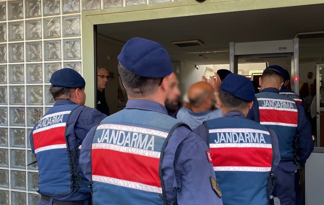 Kaçak üretim çiftliği ortaya çıktı: 5 bin kanatlı hayvan itlaf edildi
