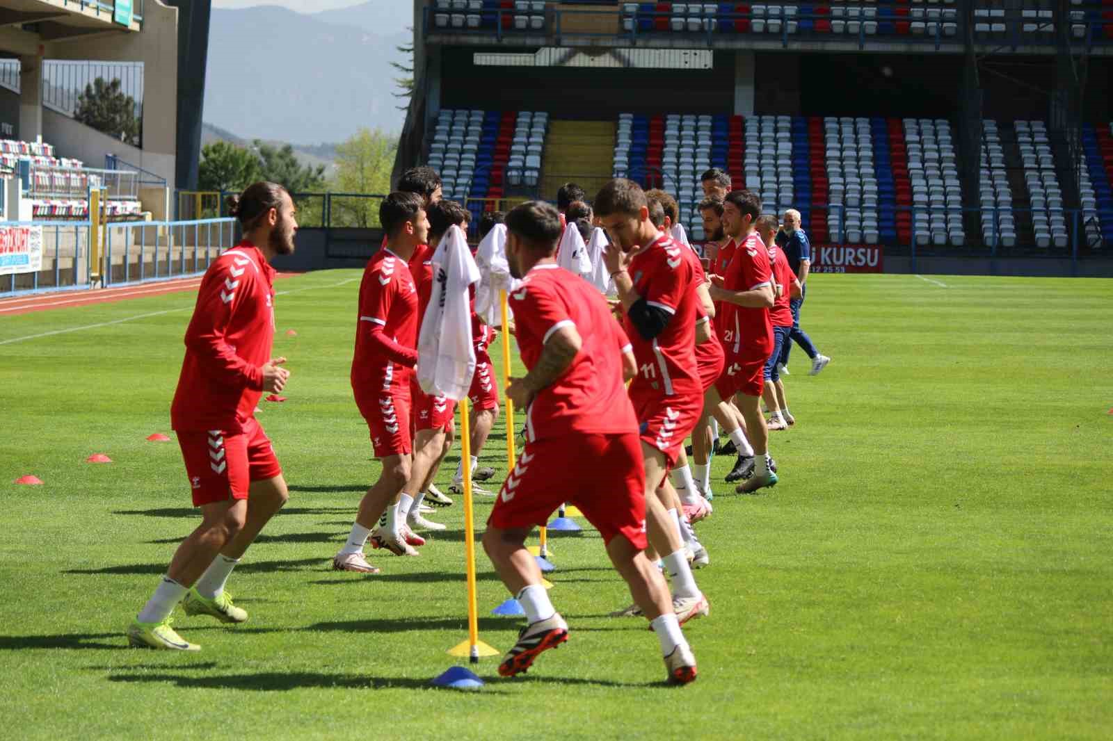 Karabük İdman Yurdu ligin en kritik maçına taraftarları davet etti
