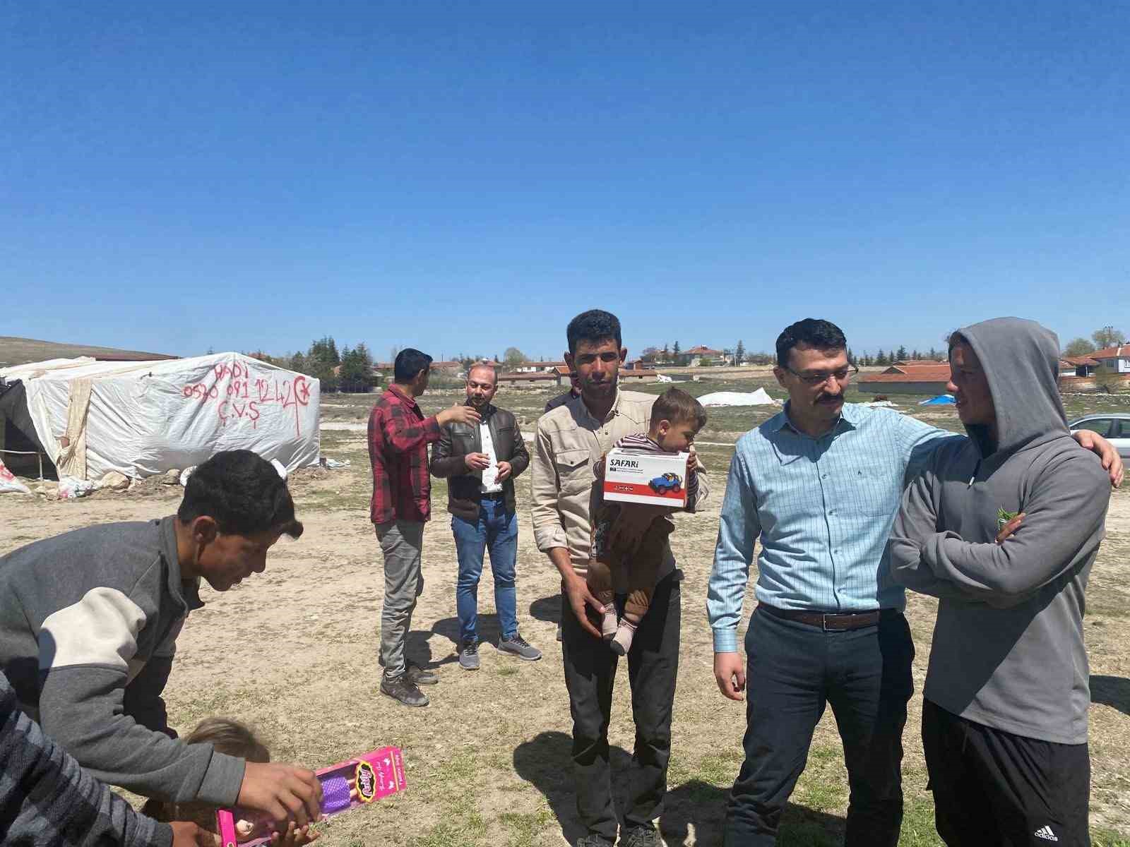 Mevsimlik işçiler Emirdağ’a gelmeye başladı