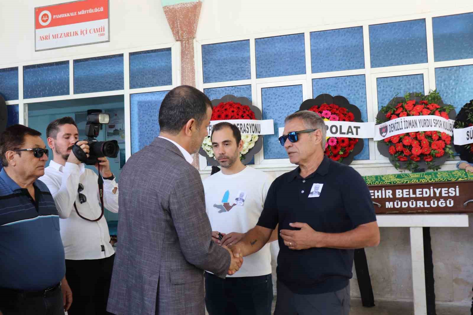 Ersun Yanal’ın babası son yolculuğuna uğurlandı