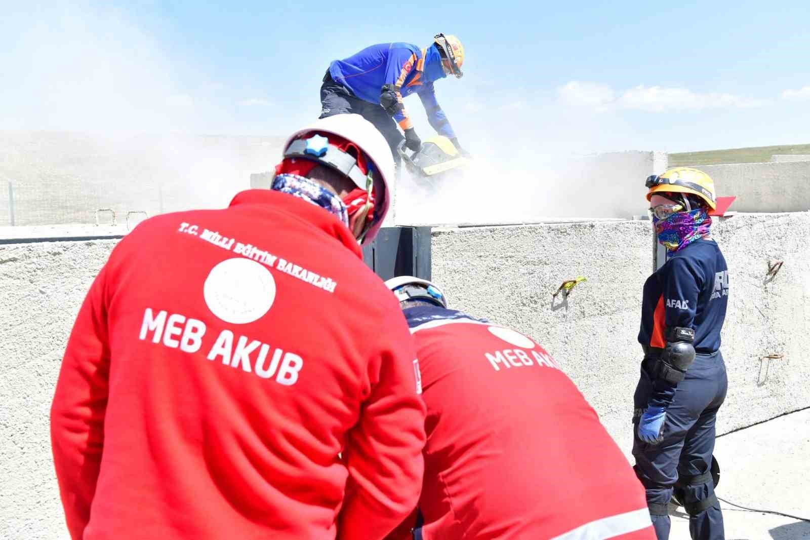 Kırşehir’de MEB AKUB ekibinden gerçeğini aratmayan tatbikat