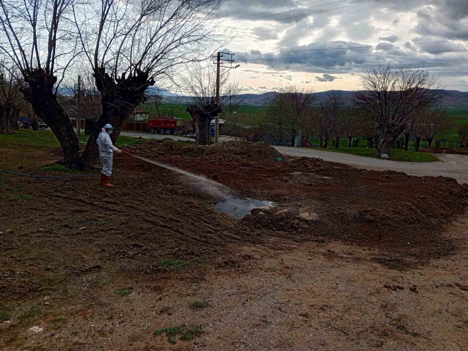 Elazığ’da larva ile mücadele sürüyor