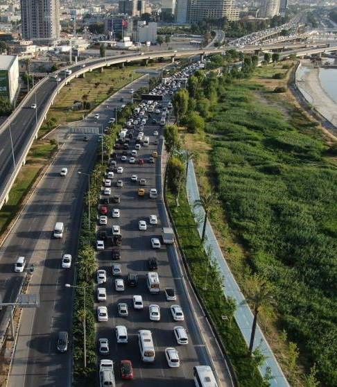 İzmir&rsquo;de trafiğe kayıtlı ara&ccedil; sayısı 2 milyona dayandı
