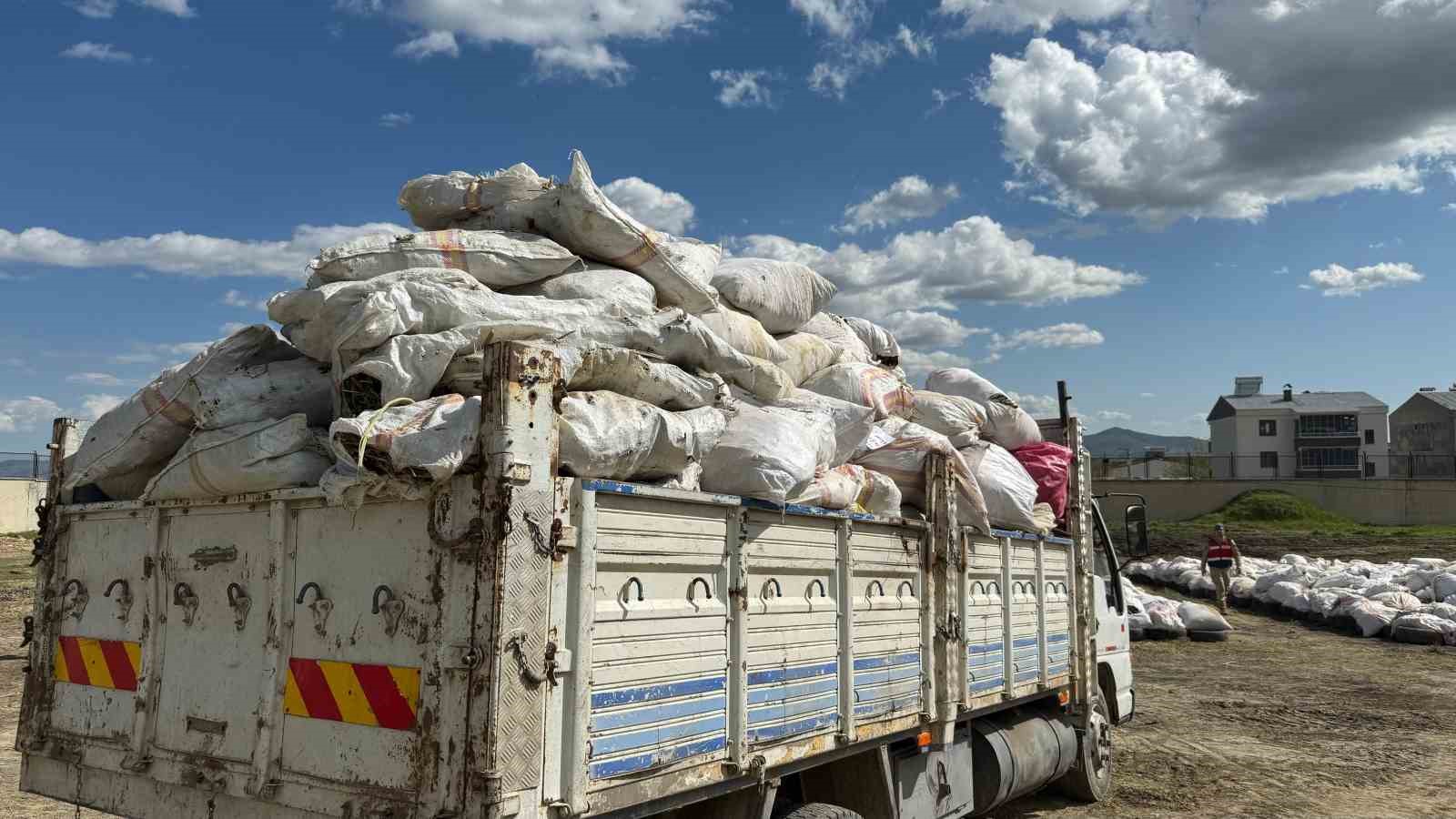 Diyarbakır’da piyasa değeri 10 milyar lirayı bulan 20 tondan fazla uyuşturucu imha edildi