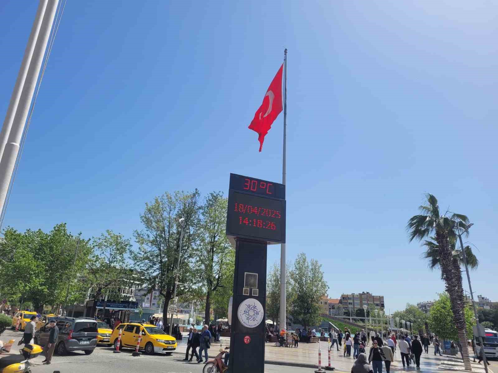 Aydın’da termometreler 30 dereceyi gördü