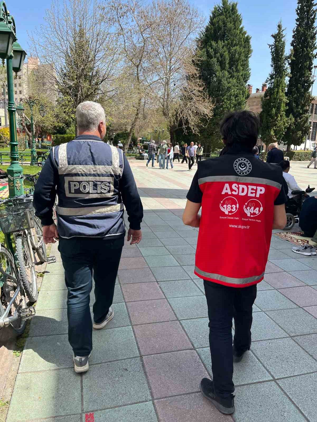 Eskişehir&rsquo;de sokakta &ccedil;alışan &ccedil;ocuklara y&ouml;nelik saha &ccedil;alışması yapıldı
