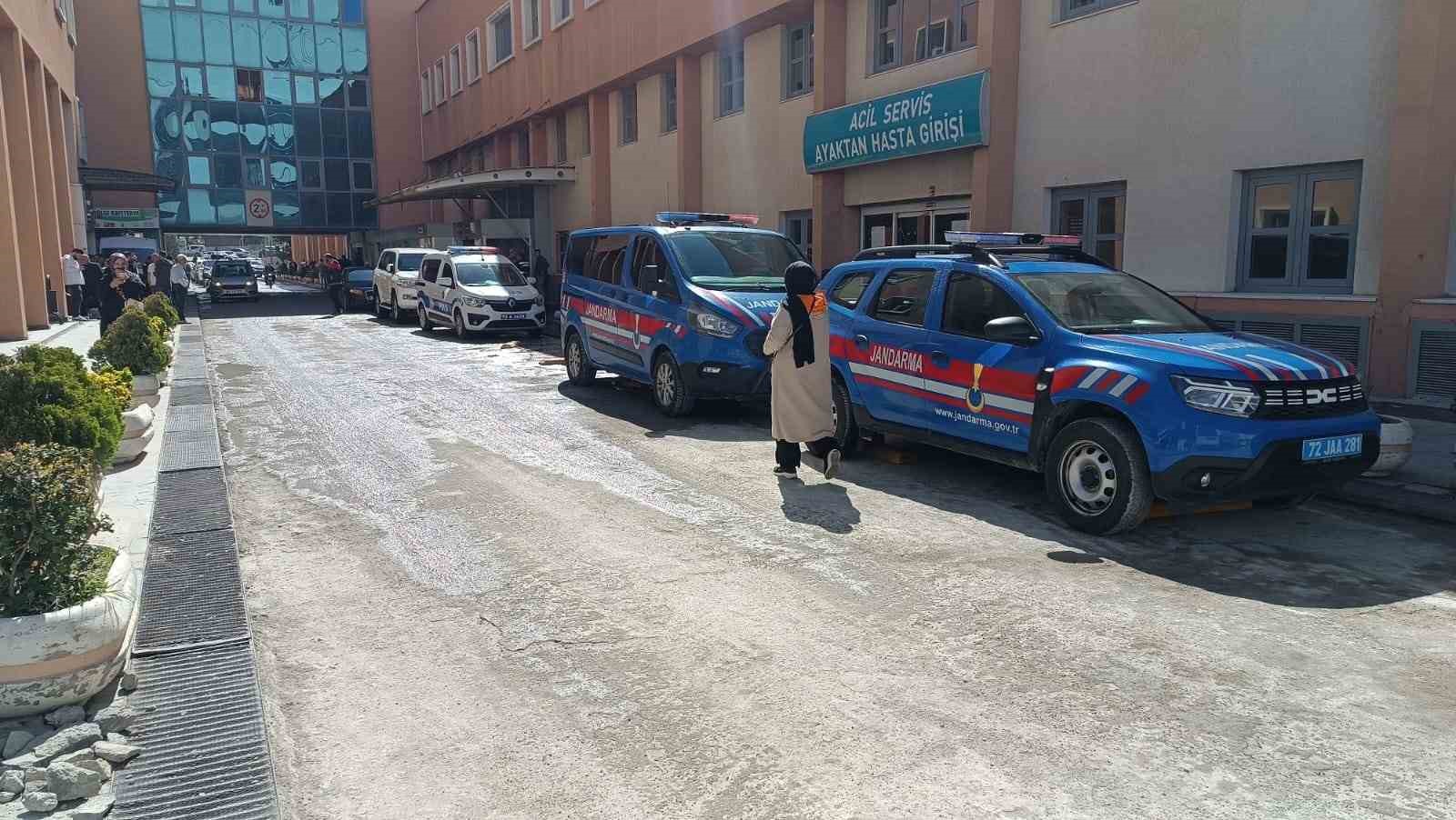 Batman’da asker kazara kendini vurarak ağır yaralandı