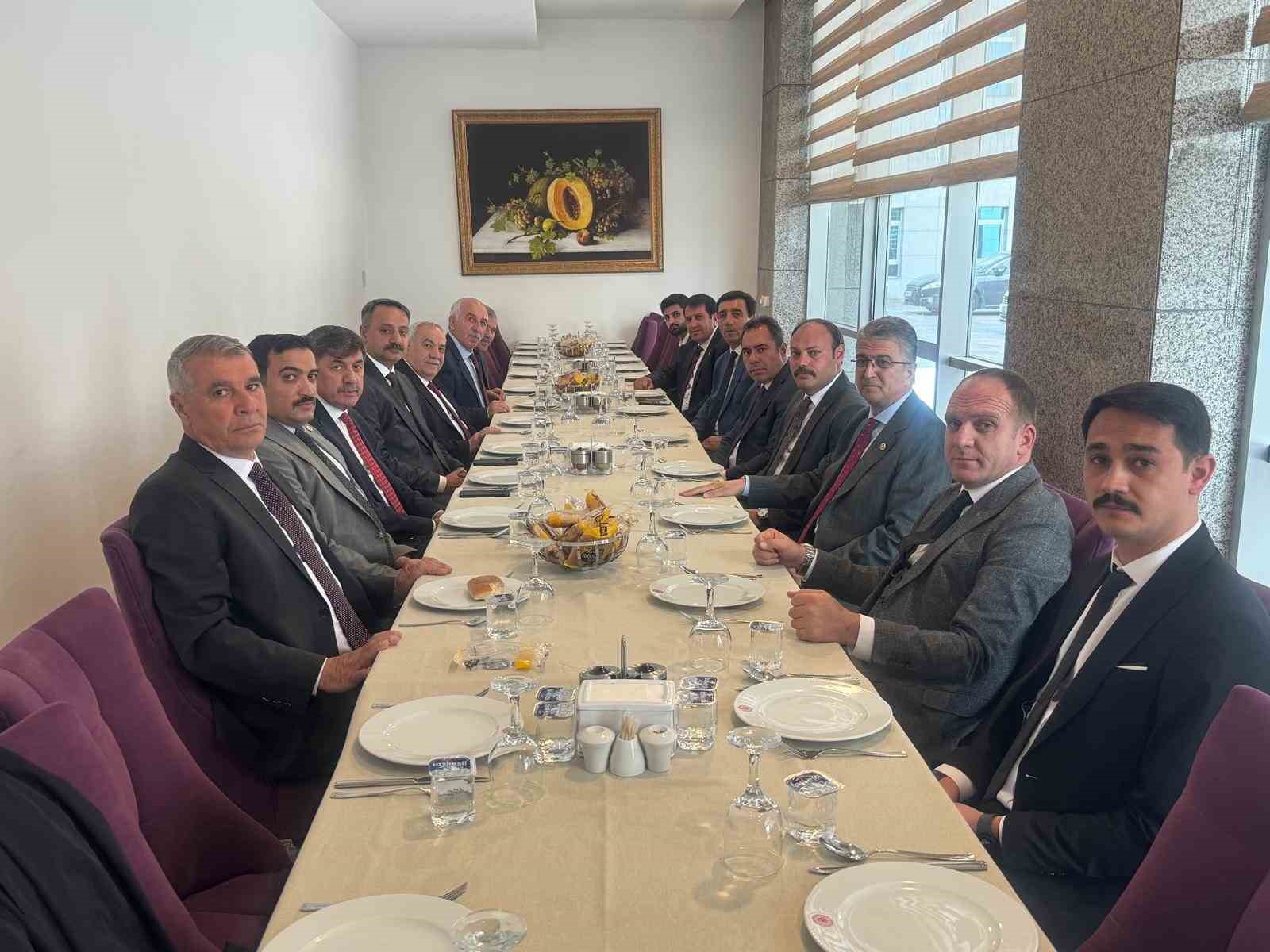 MHP’li belediye başkanlarının Ankara zirvesi