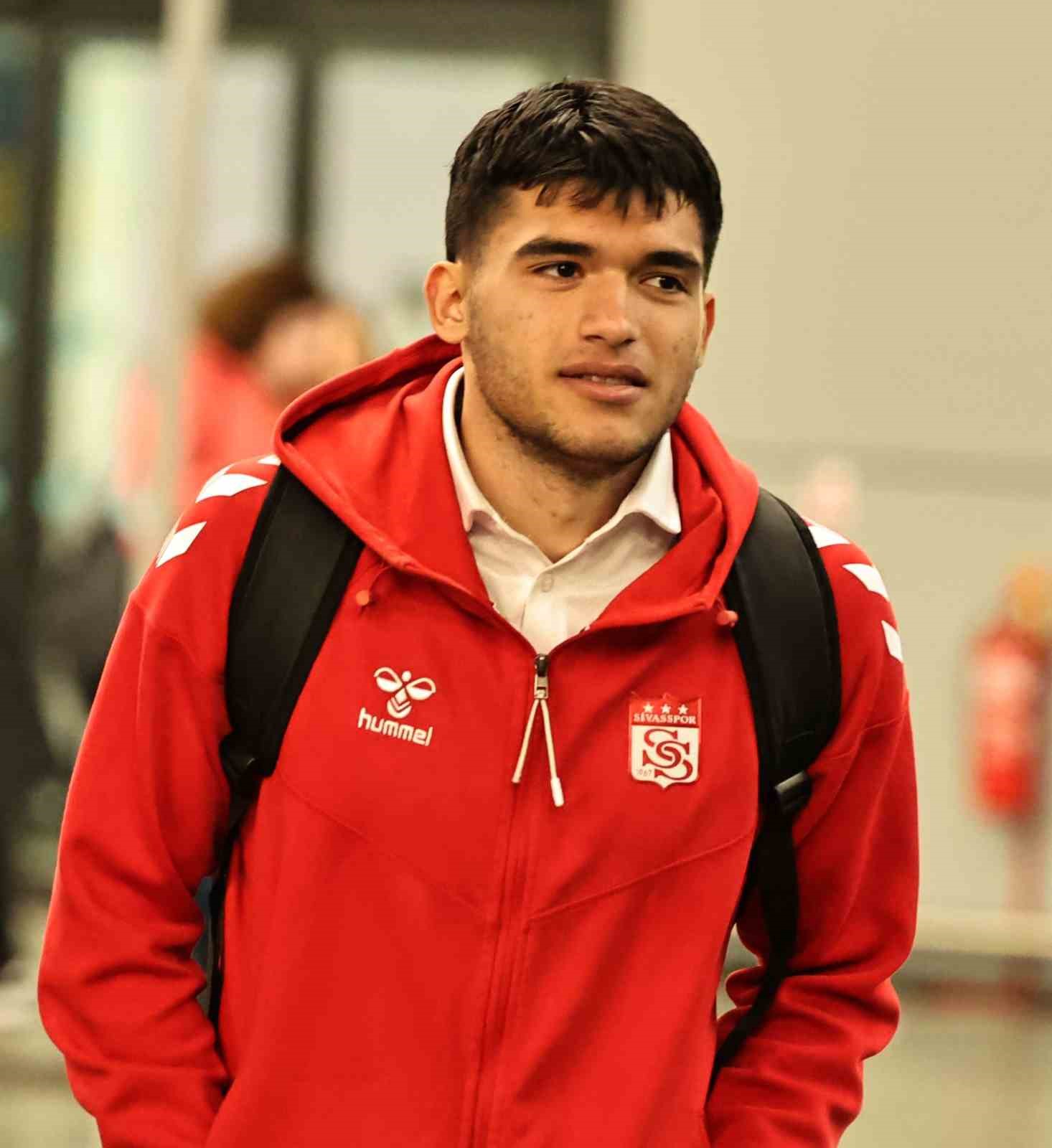 Sivasspor kafilesi İstanbul’a ulaştı