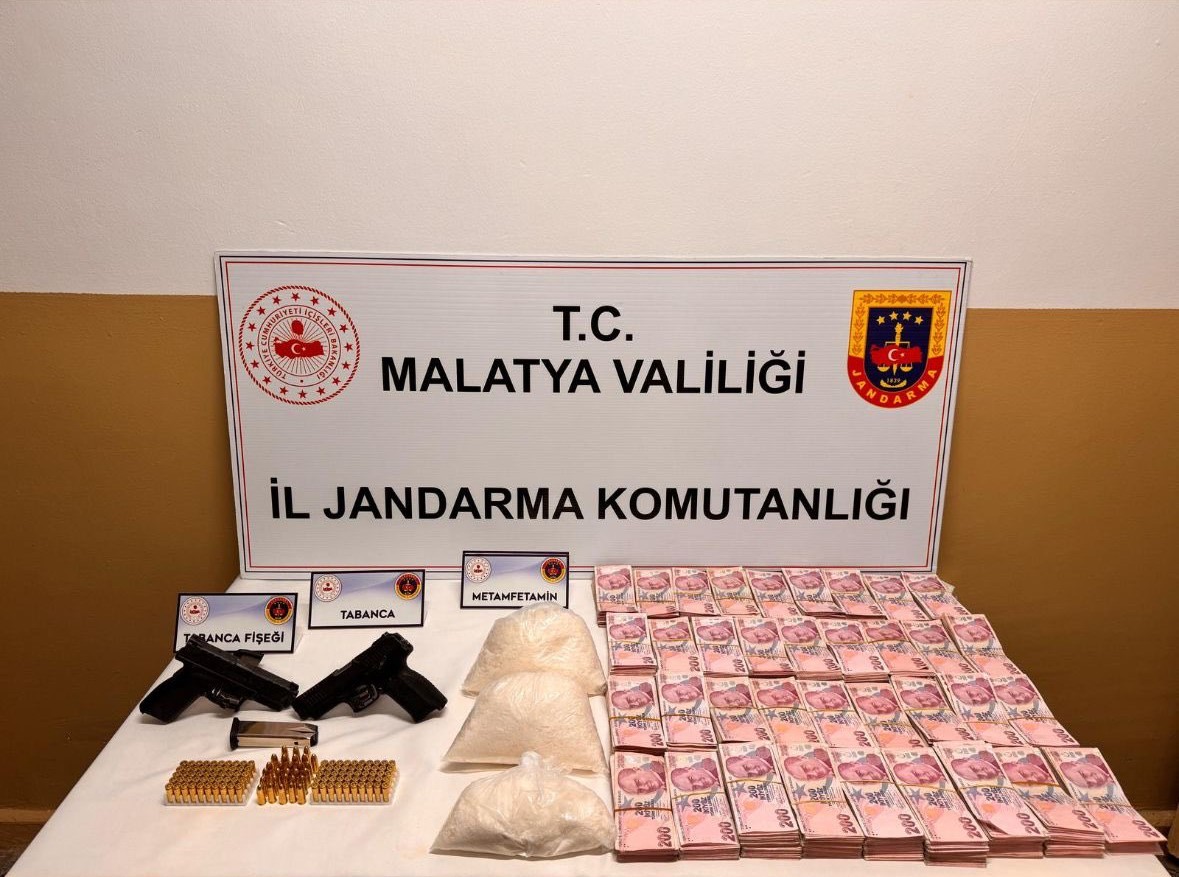 Malatya&rsquo;da uyuşturucu operasyonu: 8 g&ouml;zaltı
