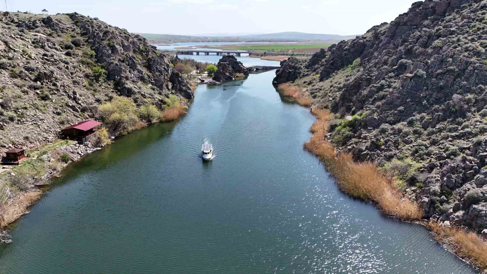 Kırıkkale’de bahar keyfi: Tarih ve doğanın iç içe olduğu mekana yoğun ilgi
