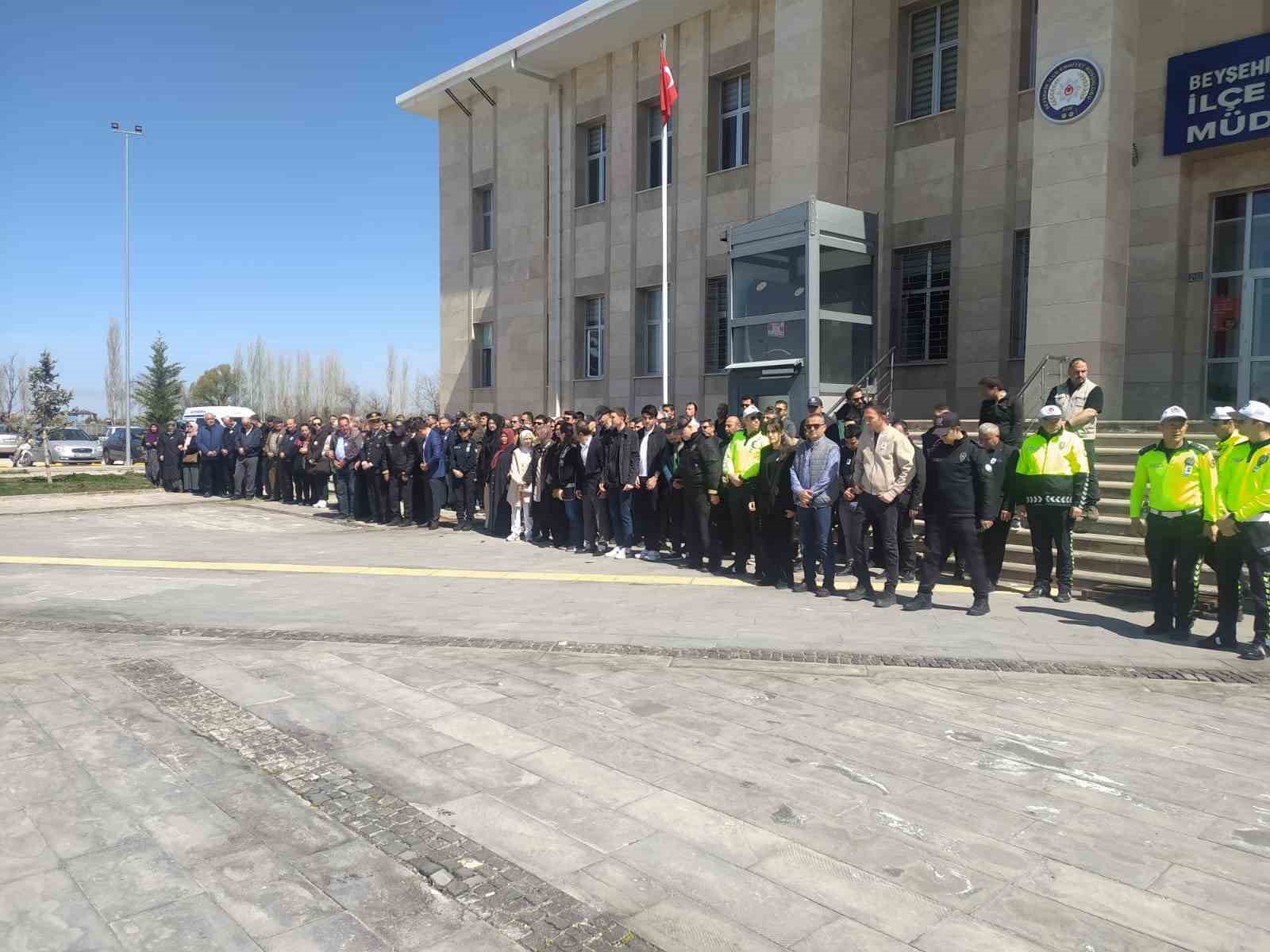 Konya’da kansere yenik düşen komisere son görev