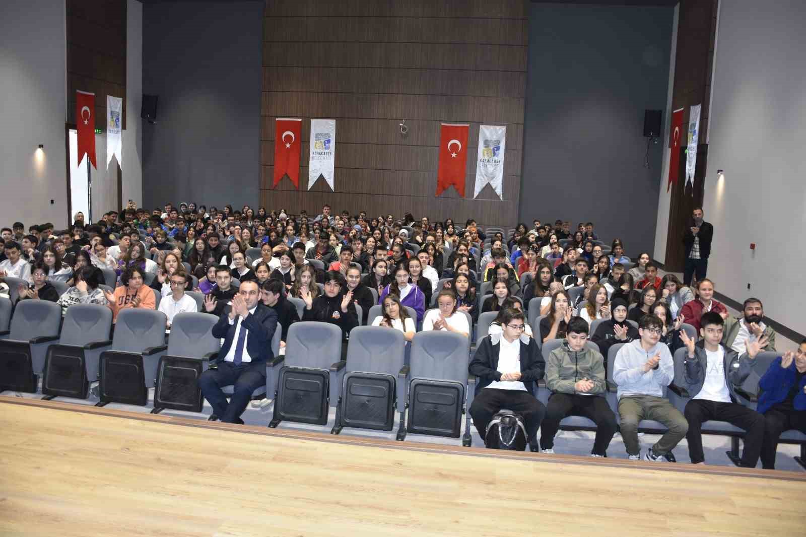 Karacabey Belediyesi’nden LGS ve YKS öğrencilerine özel motivasyon
