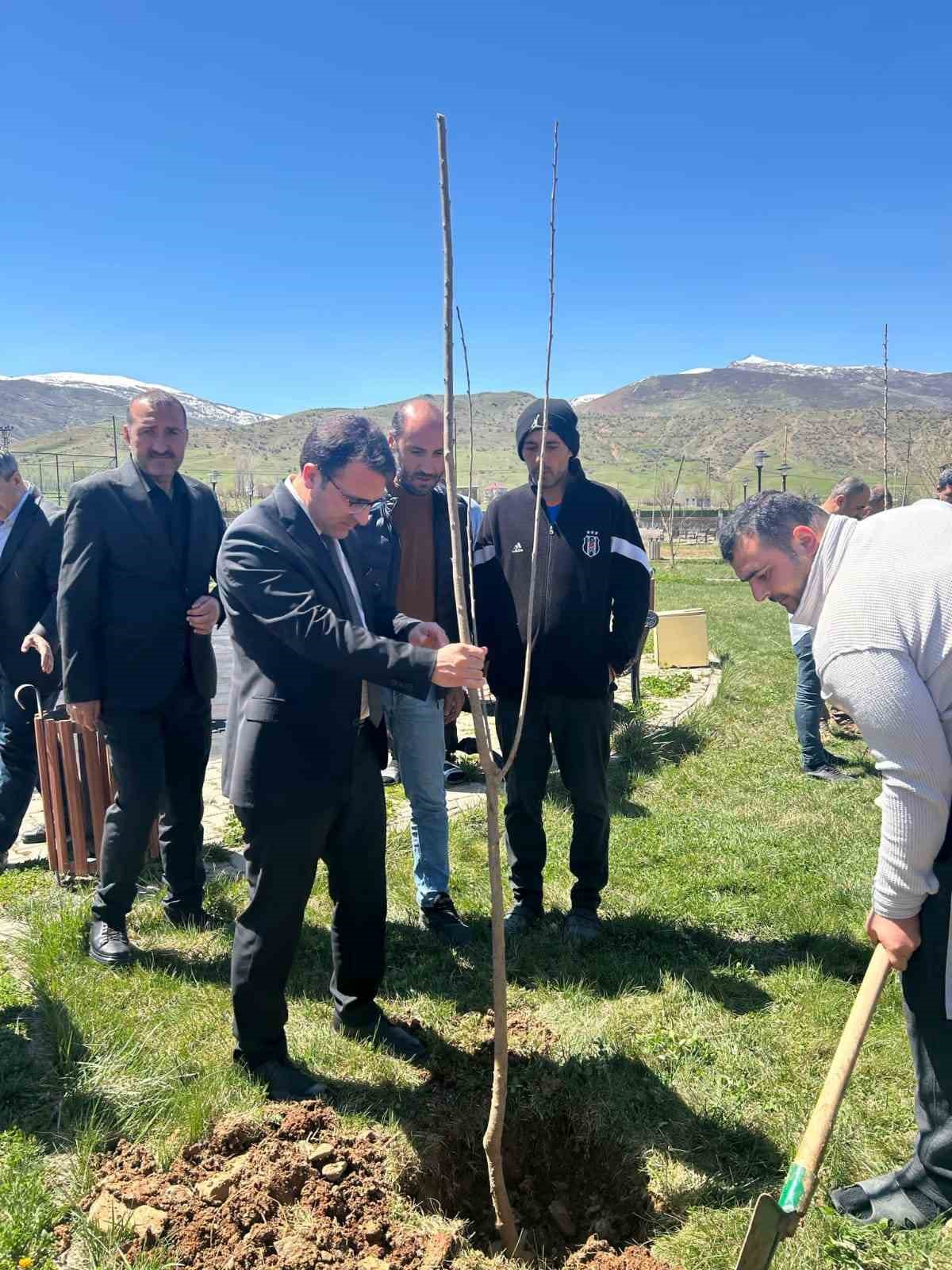 Hasköy’de fidan dikimi etkinliği gerçekleştirildi