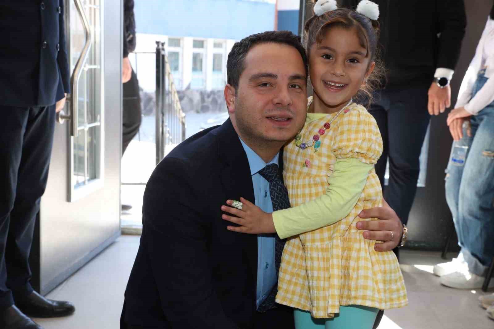 Muradiyeli anneler çocuklarıyla kütüphanede buluşuyor