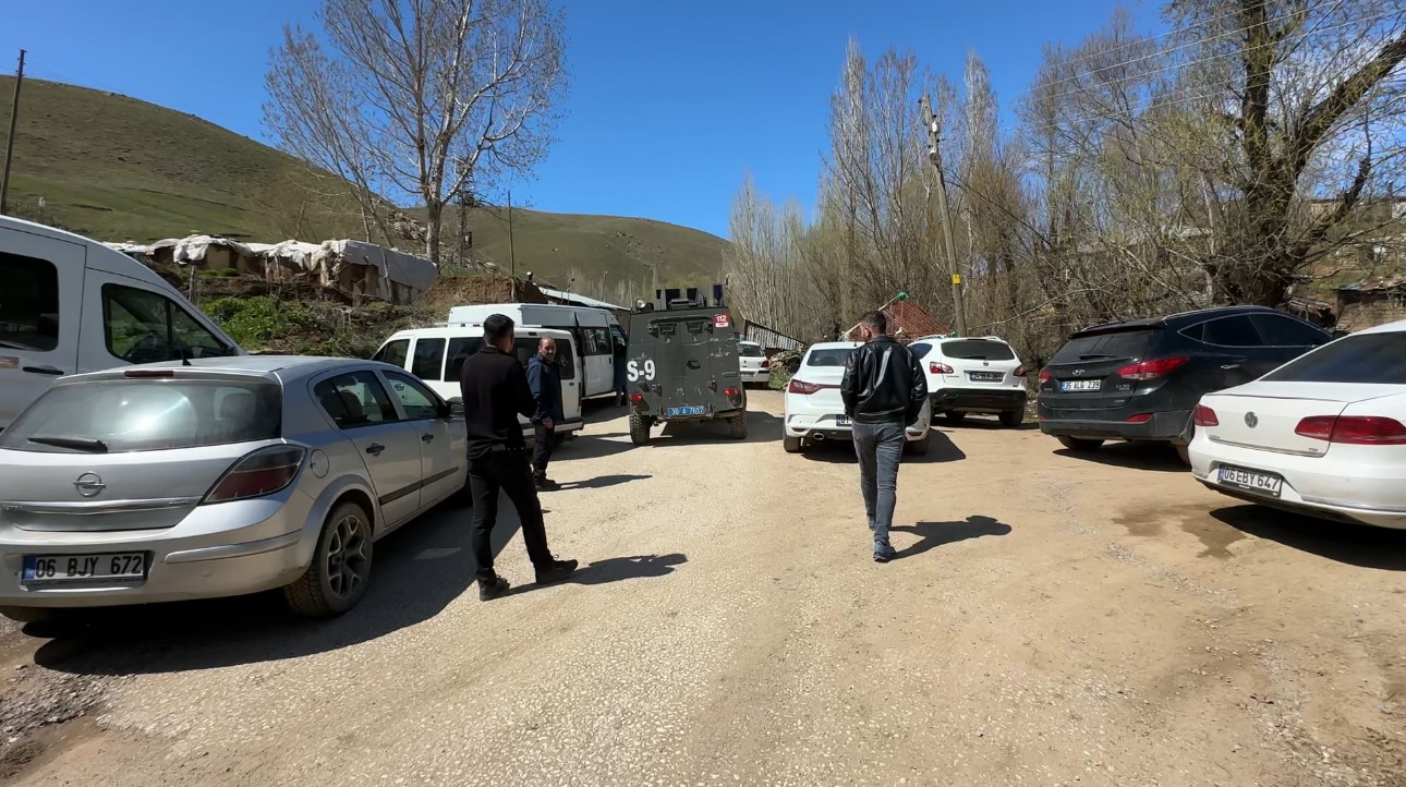 Yüksekova’da çıkan yangında bir ev küle döndü