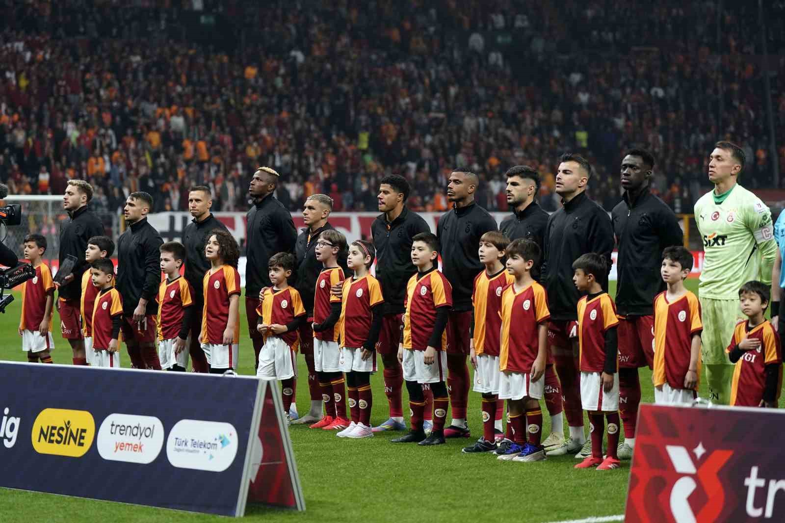 Galatasaray’da tek değişiklik