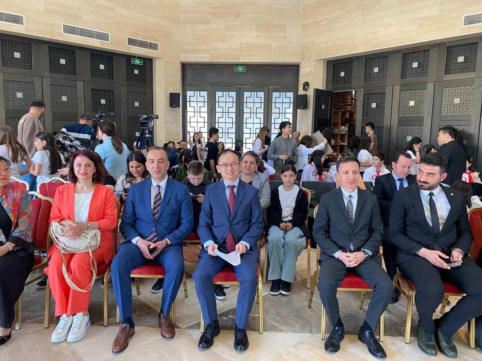 ’Uluslararası Çin Dili Günü’ Çince öğrenen Türk öğrencilerin gösterileriyle kutlandı