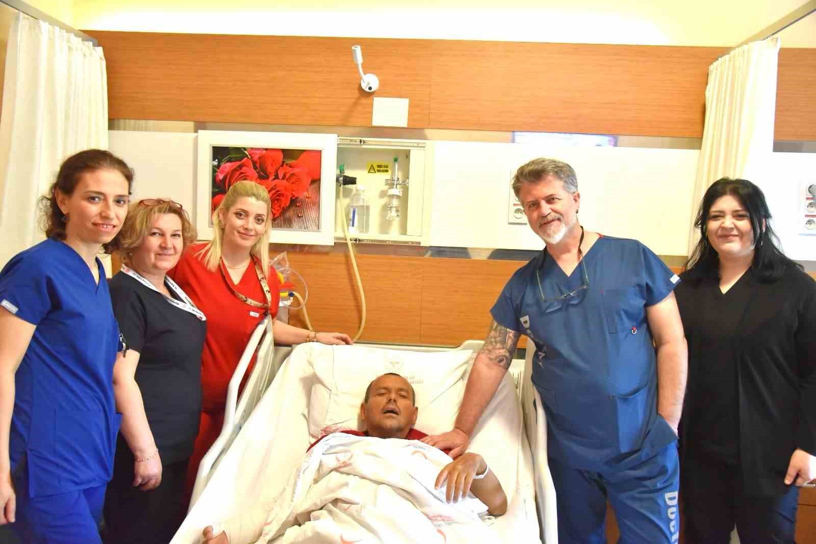 Çanakkale’de diyaliz hastasının damar bağlantısı yırtıldı, zorlu ameliyat başarılı geçti