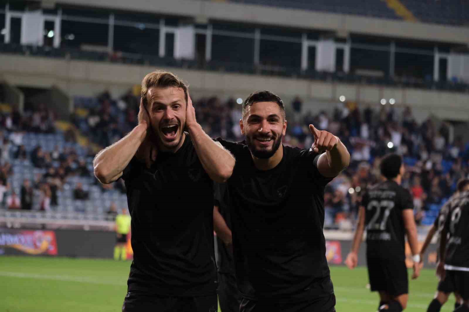 Trendyol Süper Lig: Atakaş Hatayspor: 2 - Konyaspor: 1 (İlk yarı)