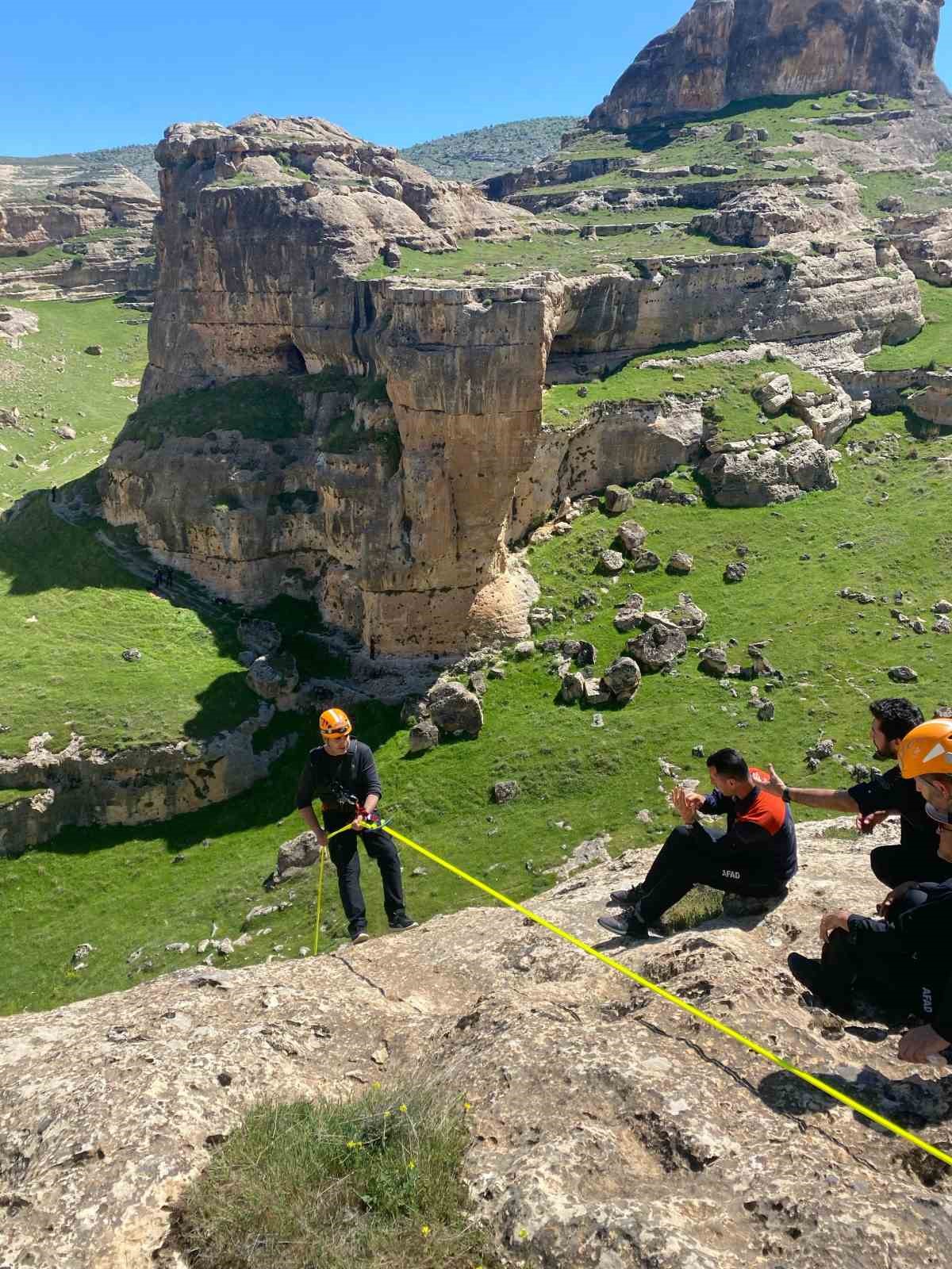 Batman AFAD’dan sınırları aşan tatbikat: Engebeli arazide kusursuz müdahale