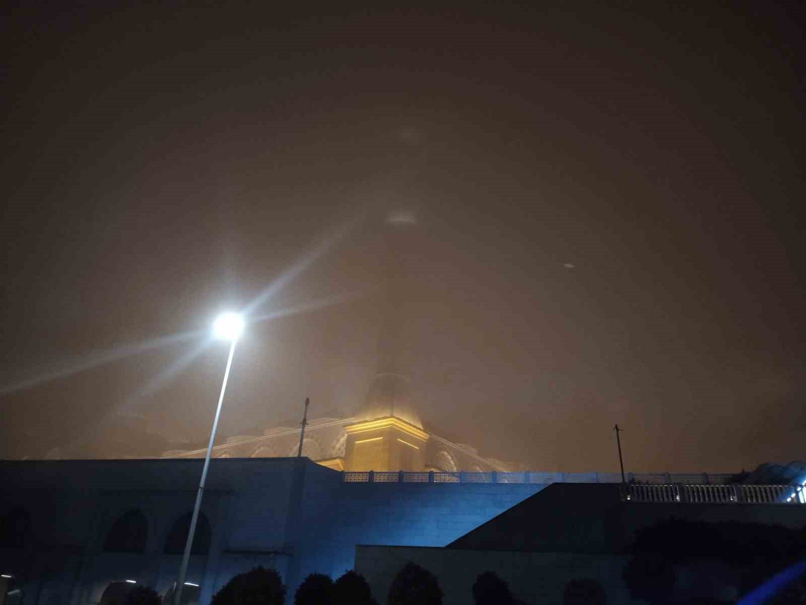 İstanbul’da gece saatlerinde sis etkili oldu