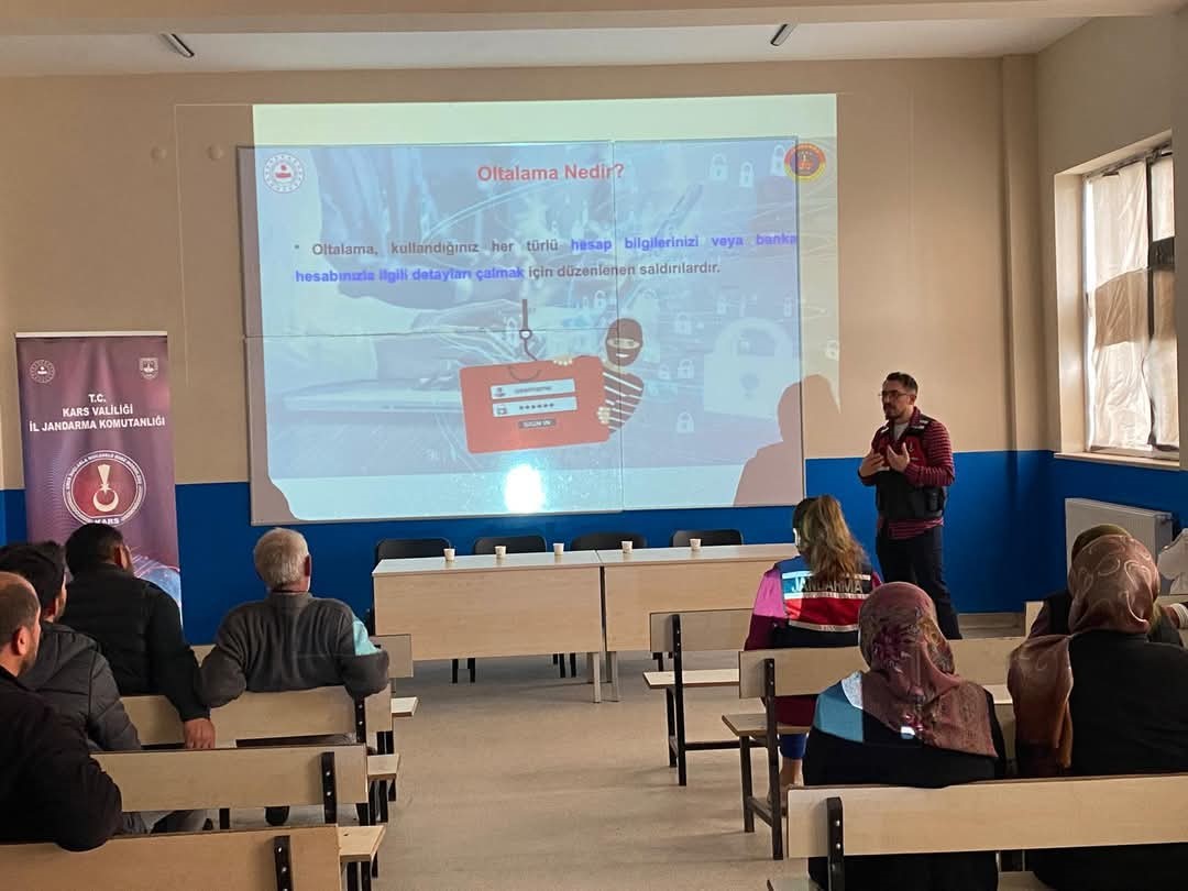 Akyaka’da vatandaşlara siber suçlar anlatıldı