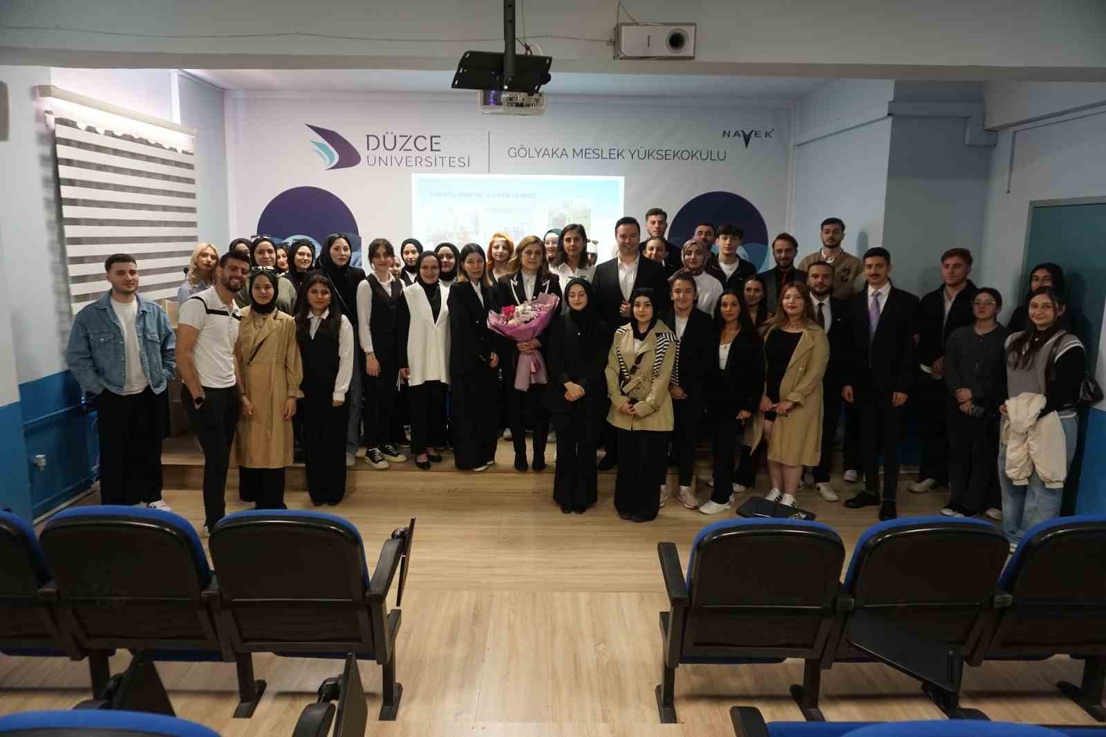 Aygün öğrencilere halkla ilişkileri anlattı