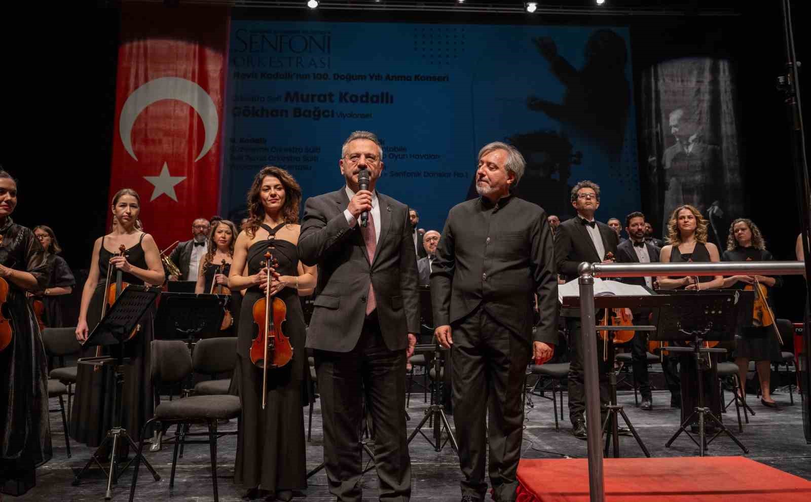 Vali Aksoy, Nevit Kodallı&rsquo;nın anısına d&uuml;zenlenen konsere katıldı
