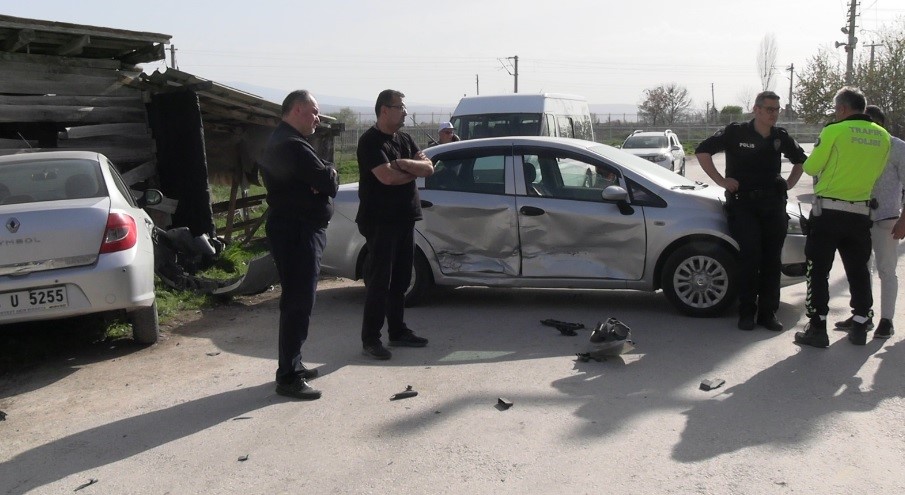 Tavşanlı&rsquo;da trafik kazası: 2 yaralı
