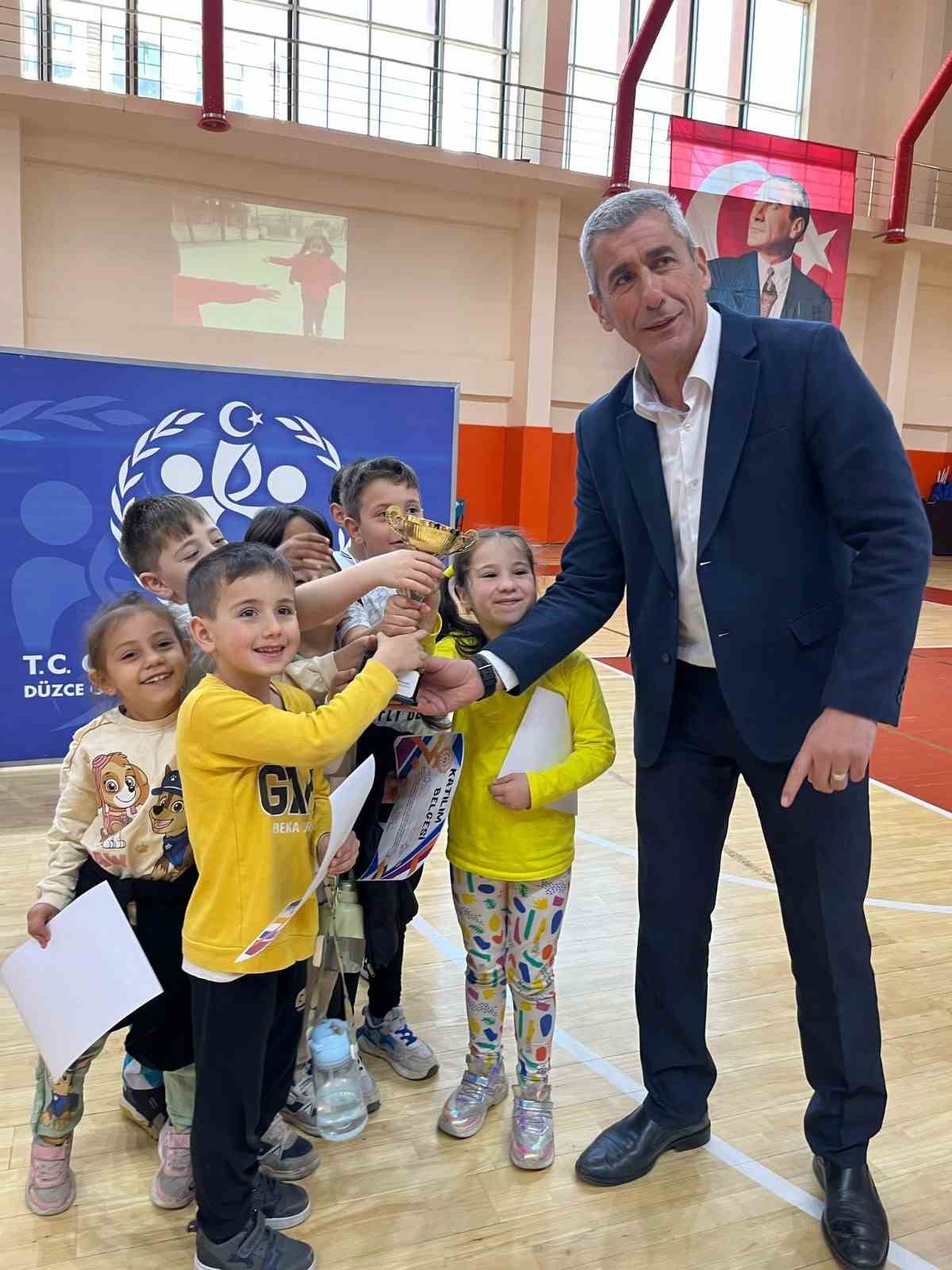 İlkokul fiziksel etkinlik oyunları yapıldı
