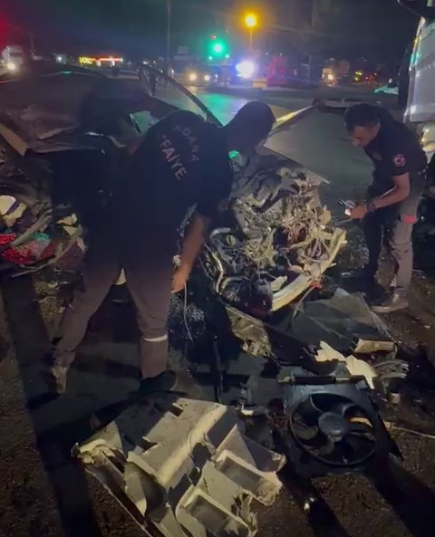 Adana’da otomobil ile kamyon çarpıştı: 1 ölü, 1 yaralı