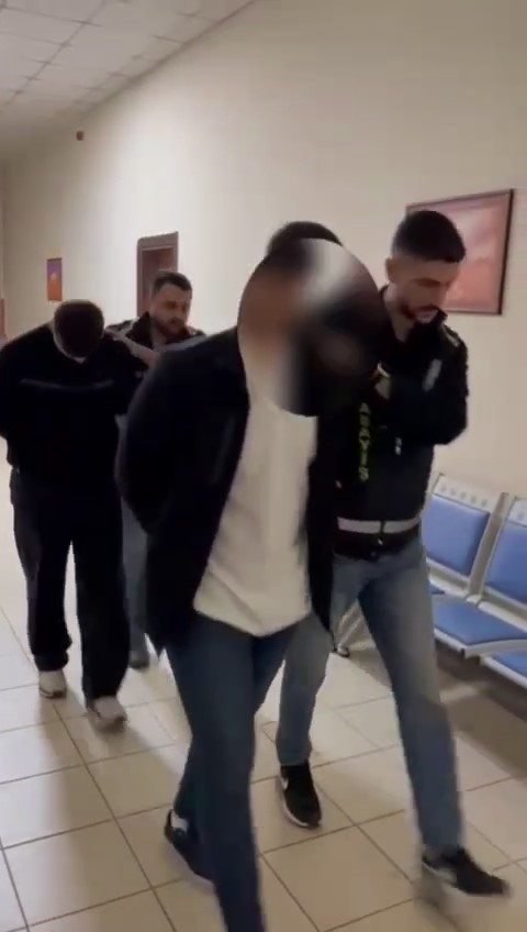 Silahla telefon gasp eden 5 şüpheli kıskıvrak yakalandı